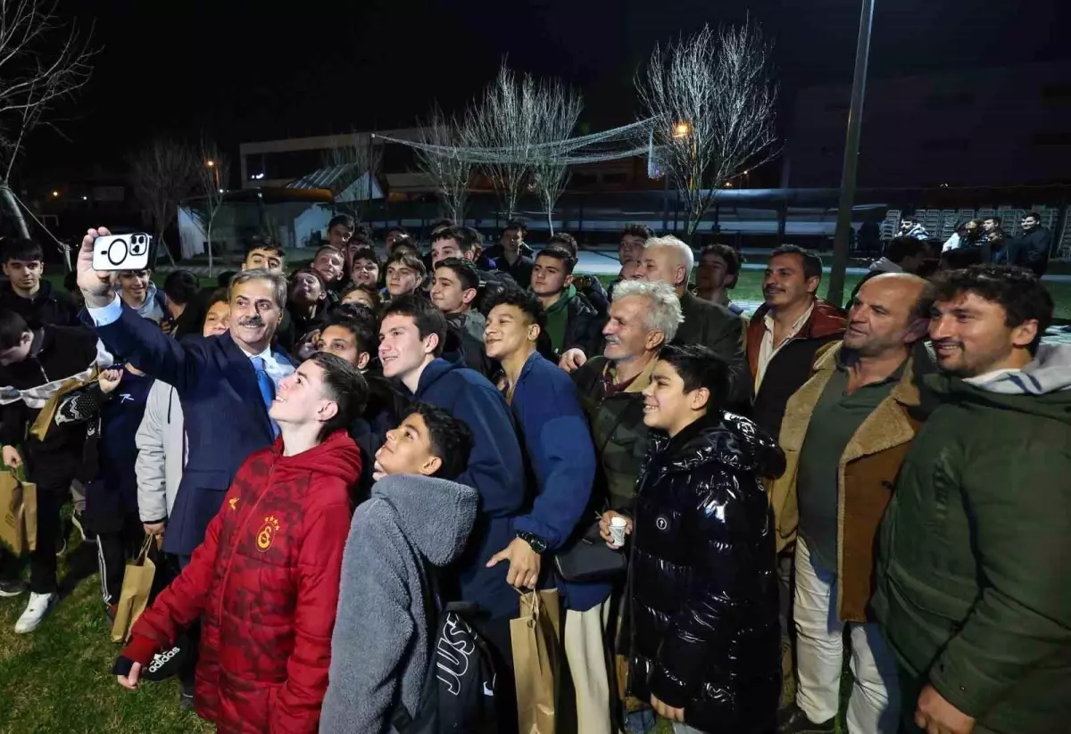 Başkan Alemdar’dan Erenler Gençlerine Müjde: Kapalı Spor Salonu ve Bilim Merkezi